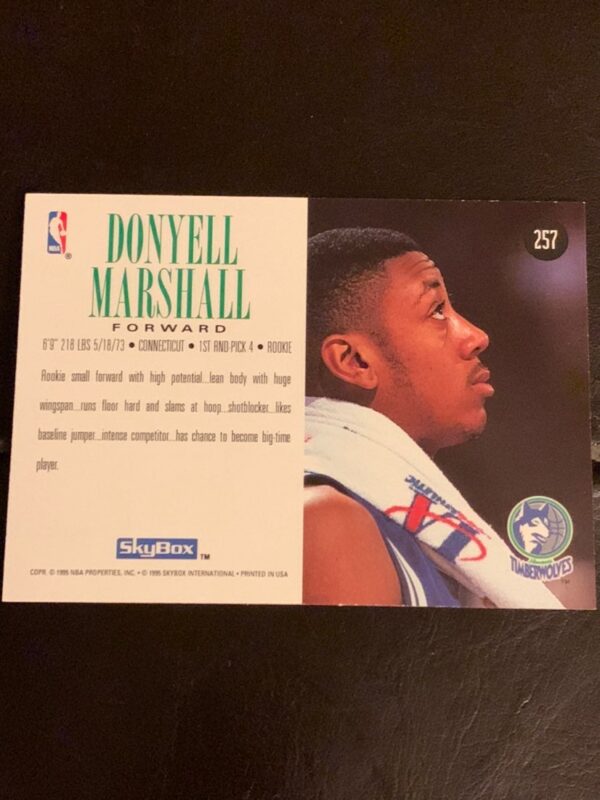 Rookie Donyell Marshall Card