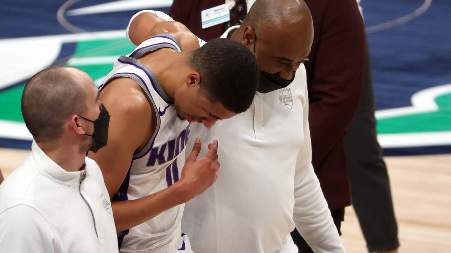 Tyrese Haliburton done for the season due to a (not) GRUESOME injury!