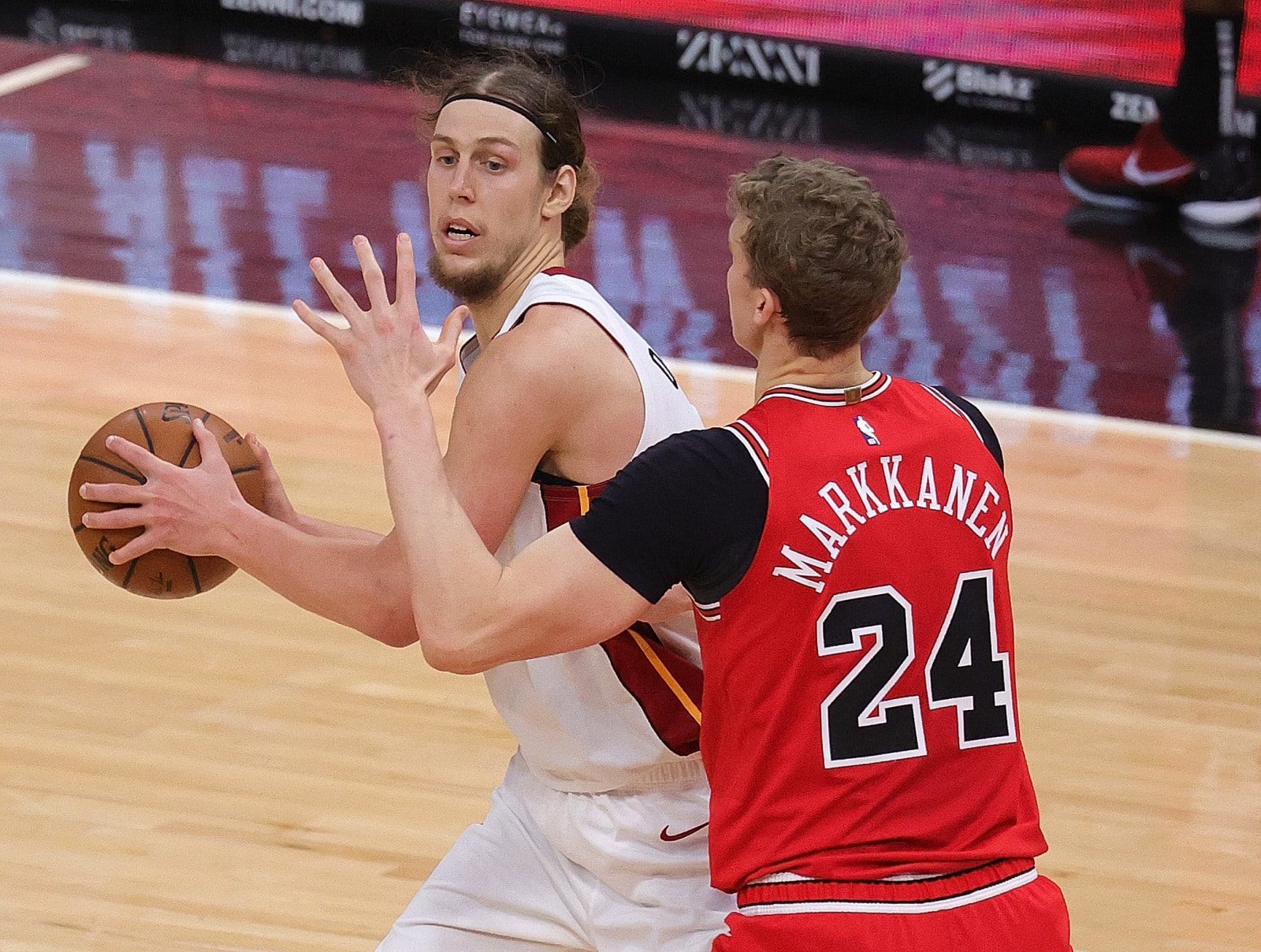 Kelly Olynyk out for some time due to problematic knee injury!