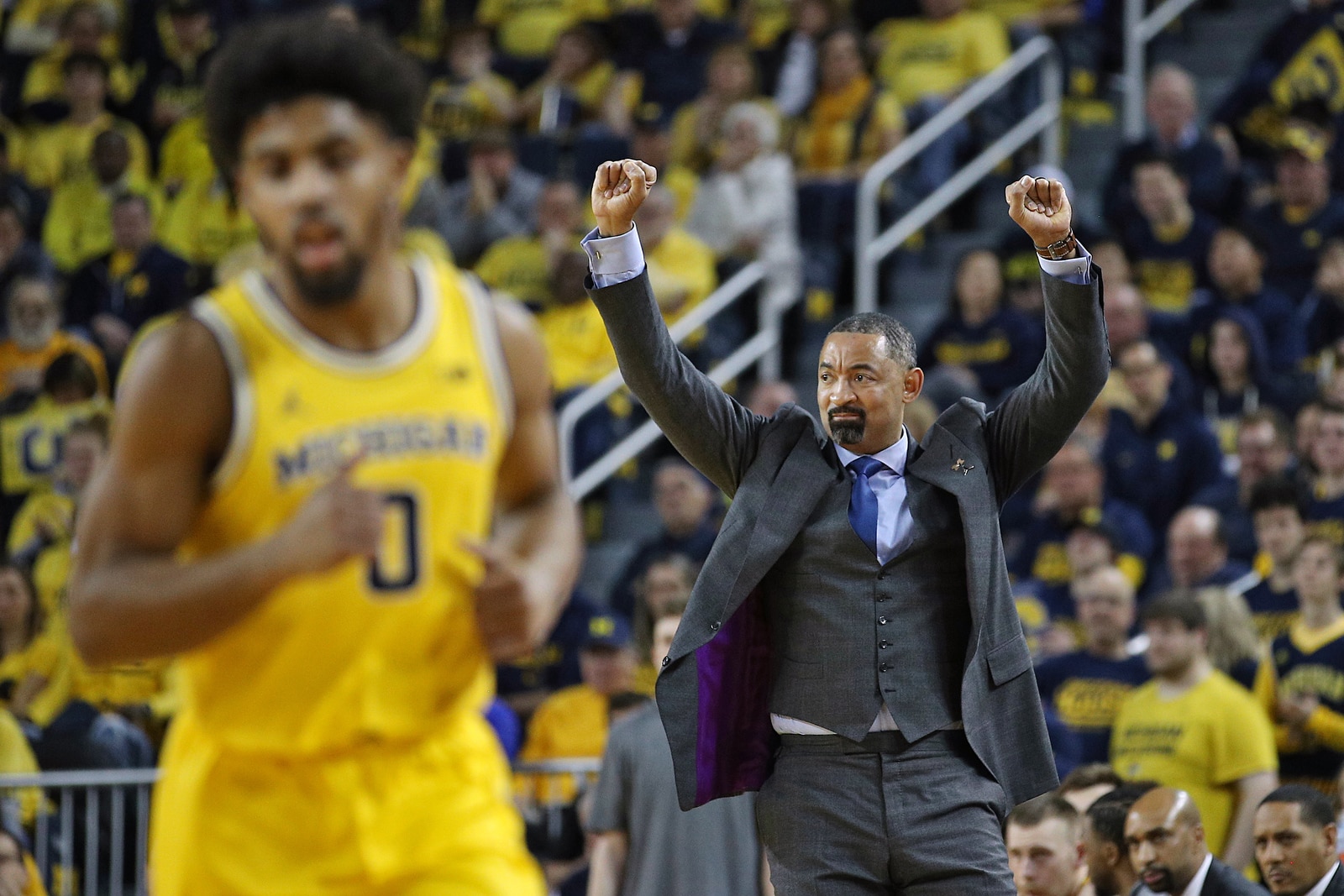 Michigan-Howard agree on new contract to return as HC!