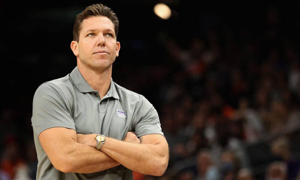 Luke Walton has been fired by the Sacramento Kings!