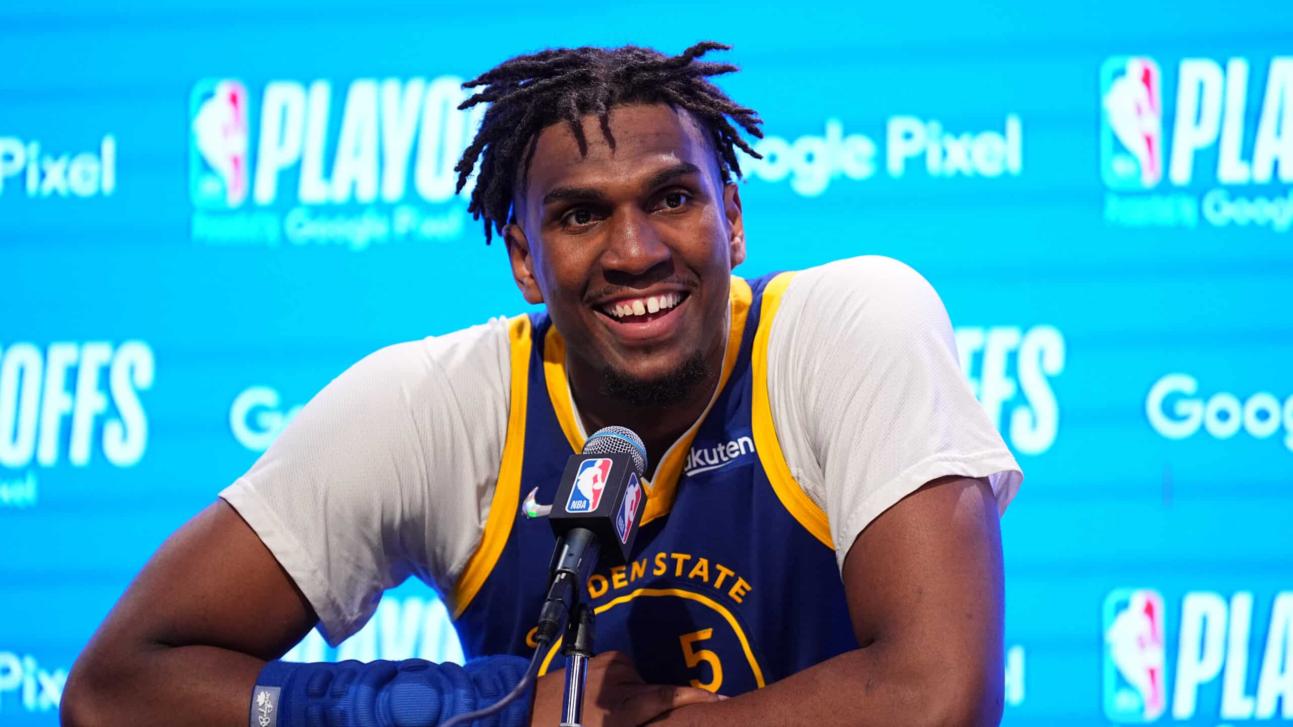 Kevon Looney re-signs with the Warriors