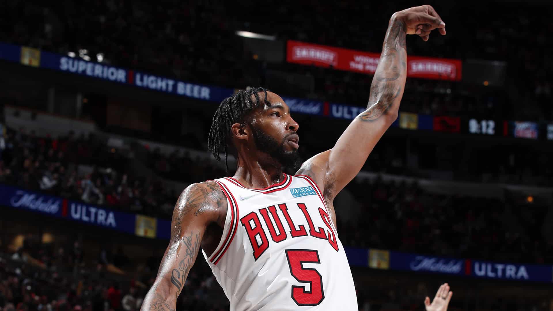 Bulls have re-signed Derrick Jones Jr