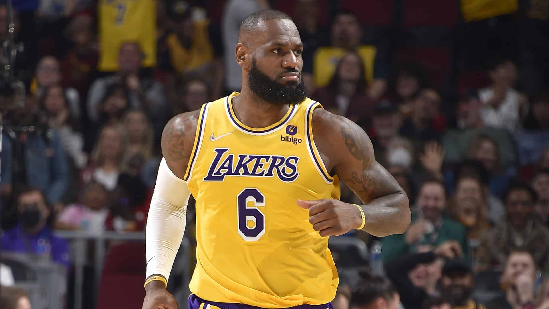 “Hey LeBron, your hair looks great” ? | #NBAMediaDay