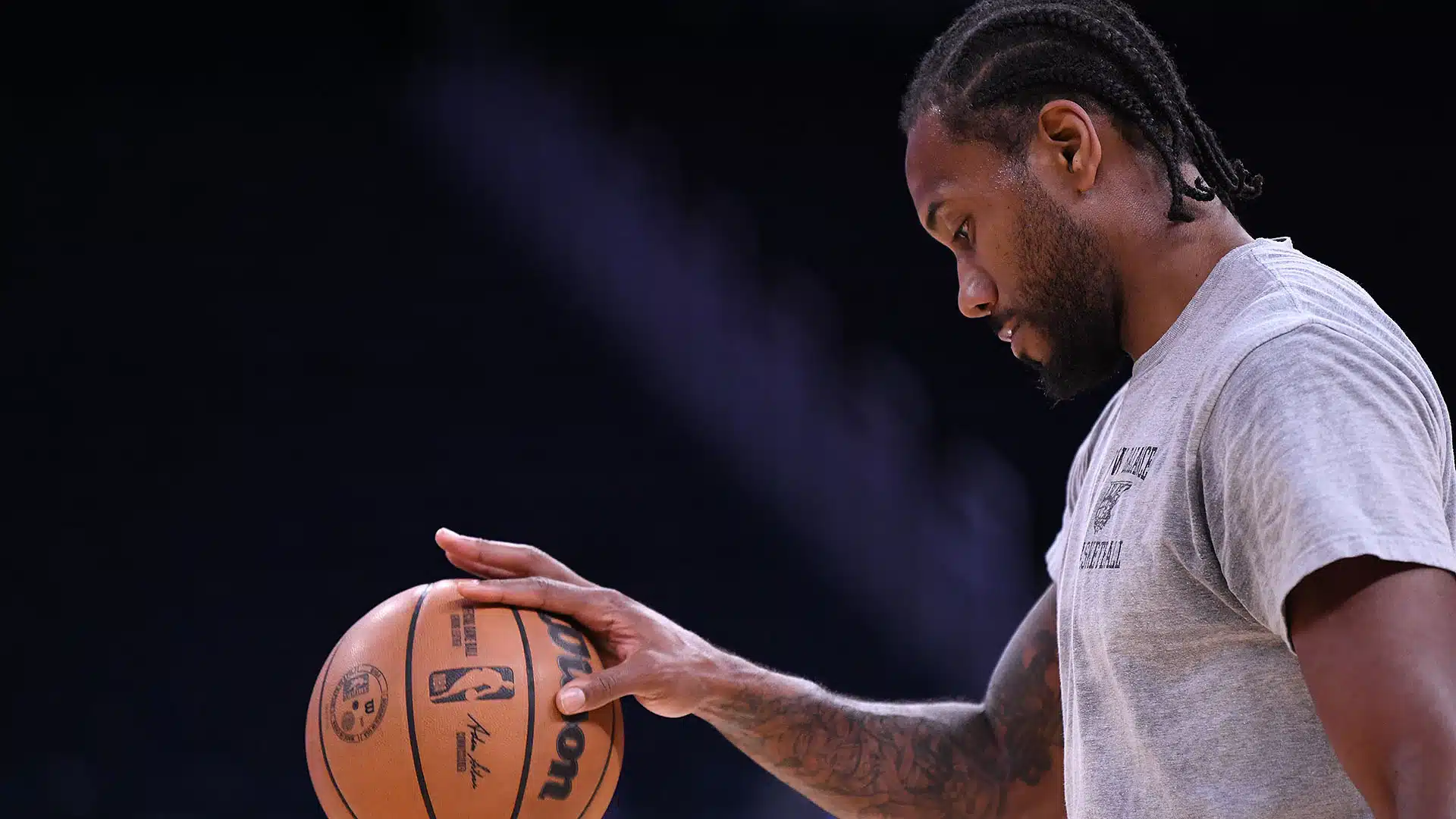 Kawhi Leonard battling another injury