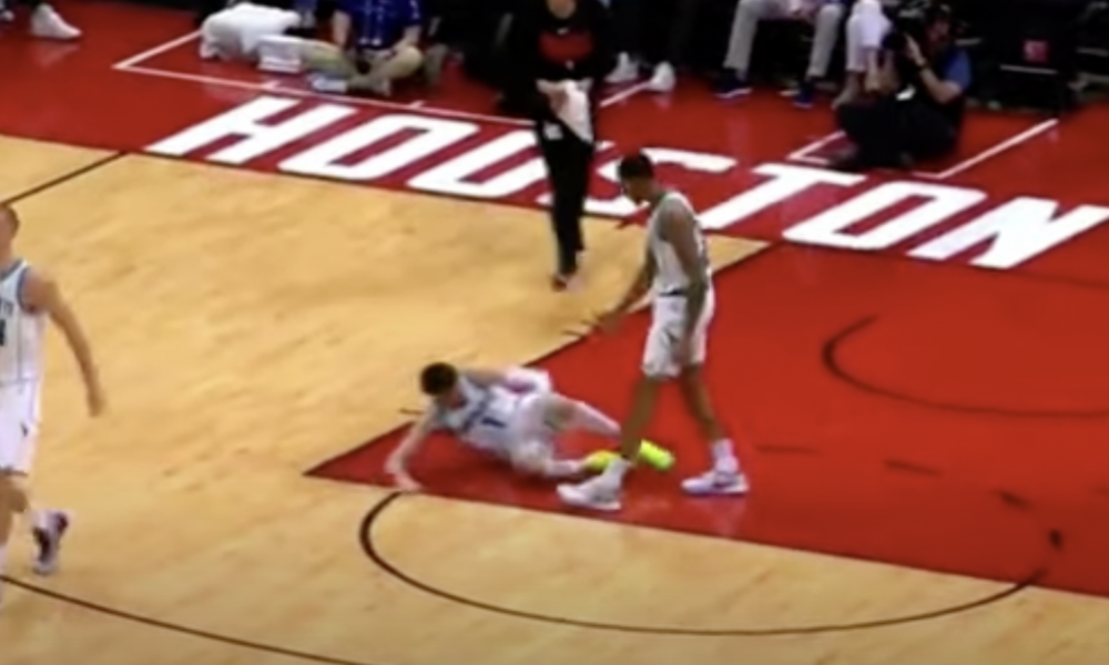 BREAKING: LaMelo Ball INJURED his left ankle on this play