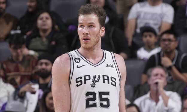 Spurs seeking two first-rounders for Jakob Poeltl