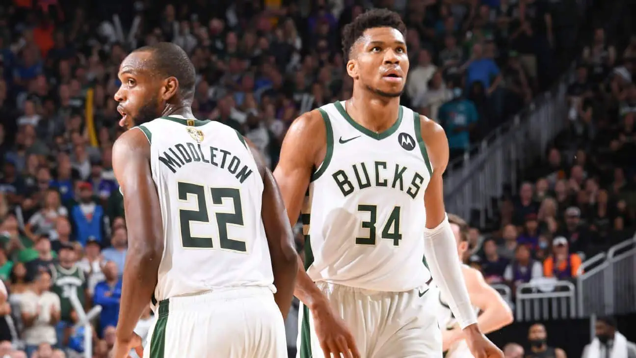 Giannis Antetokounmpo and Khris Middleton a GO for Monday