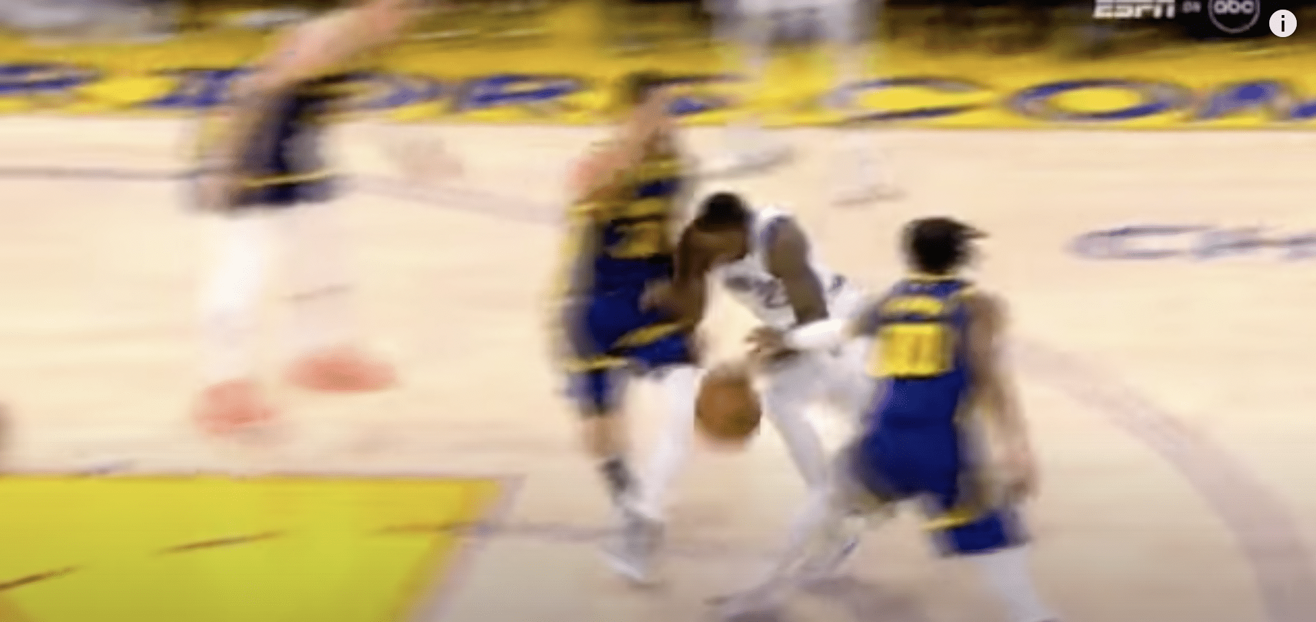 Stephen Curry INJURED On This Play - NOT GOOD