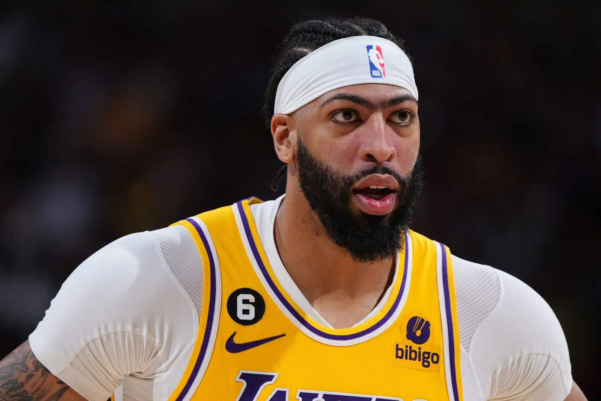 Anthony Davis Signs Extension With Lakers