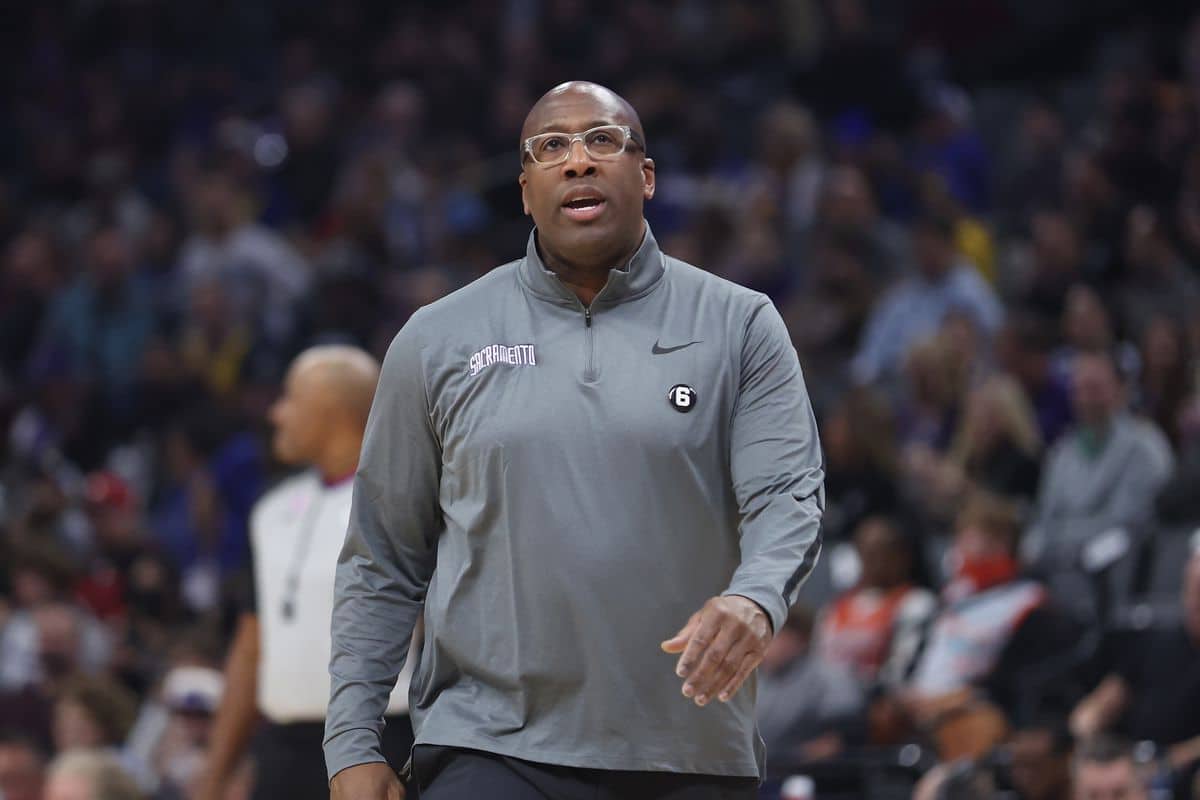 Kings Haven't Talked About Extending Mike Brown
