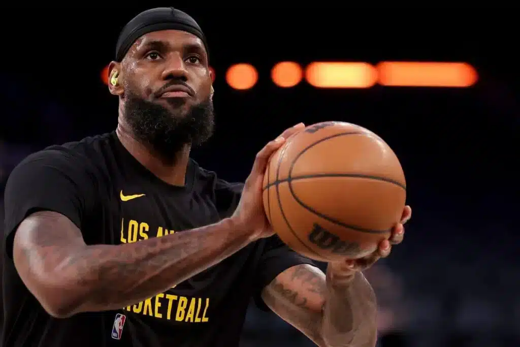 Insider Says LeBron James Wants A Retirement Tour From The NBA