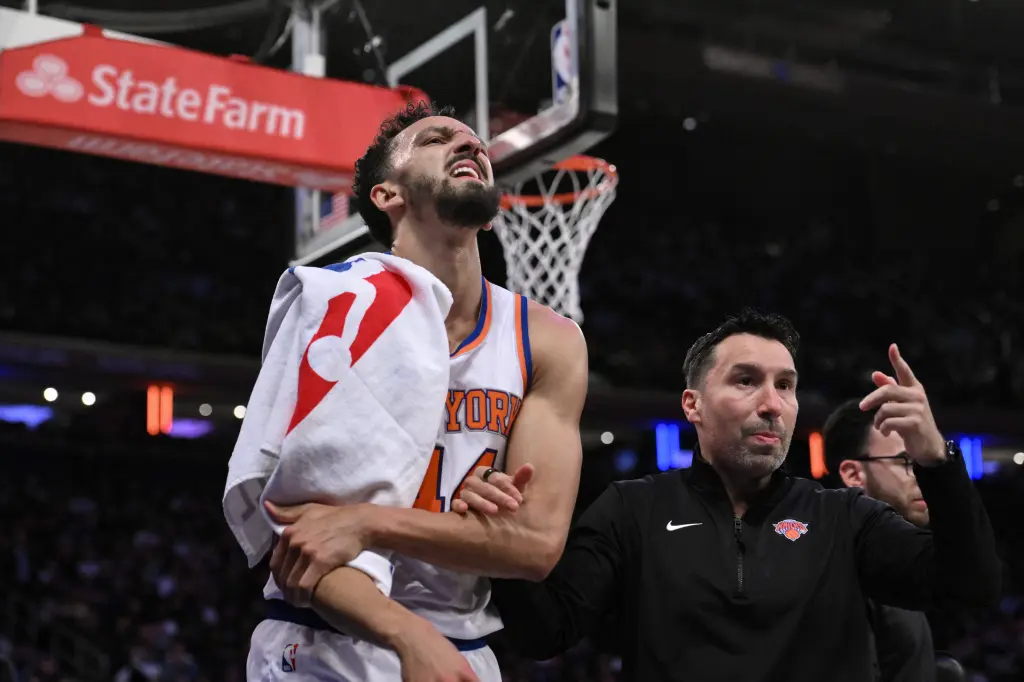 Landry Shamet Suffers Dislocated Right Shoulder Injury