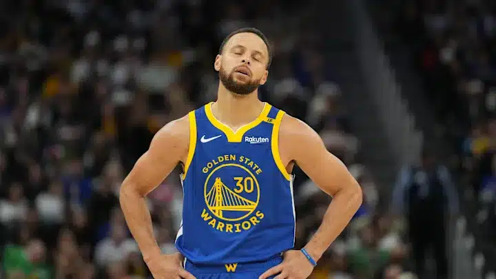 Stephen Curry Out At Least A Week Due To Hamstring Injury