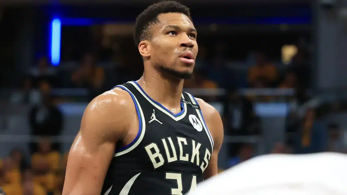 Giannis Antetokounmpo Evaluating Entire NBA Landscape Before Committing To The Bucks