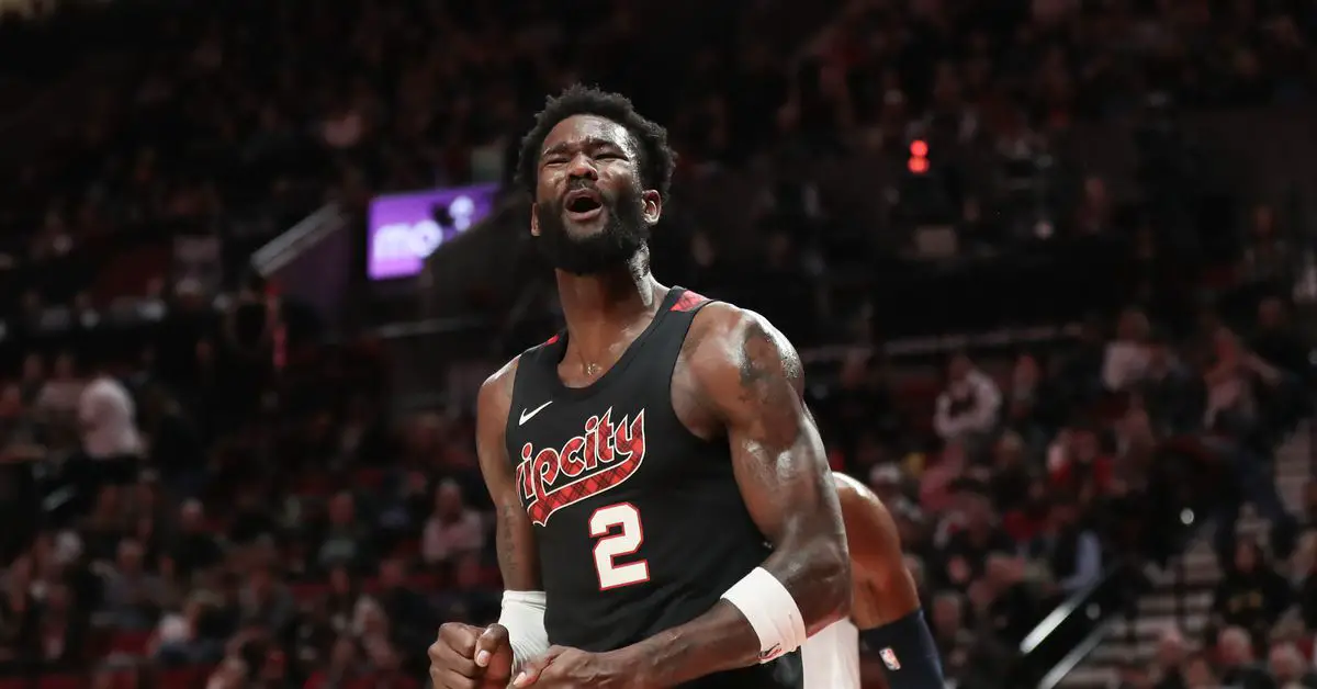 Deandre Ayton Signs $16.6 Million Deal With Lakers